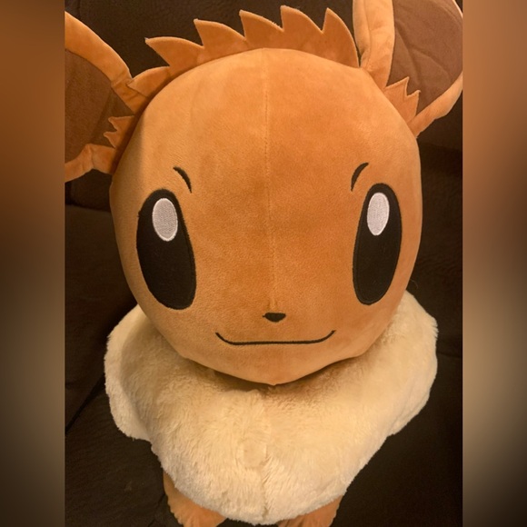 Giant 24” Pokemon Eevee plush - Picture 5 of 6